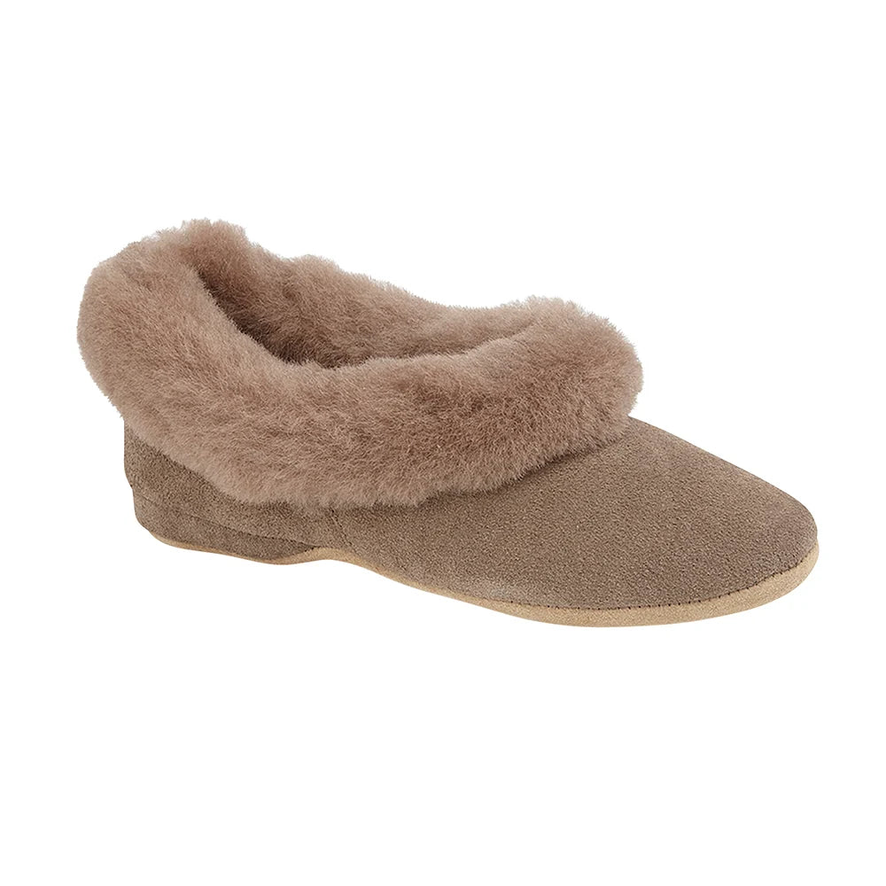 Women's sheepskin slippers in nut-taupe with thick cushioned collar