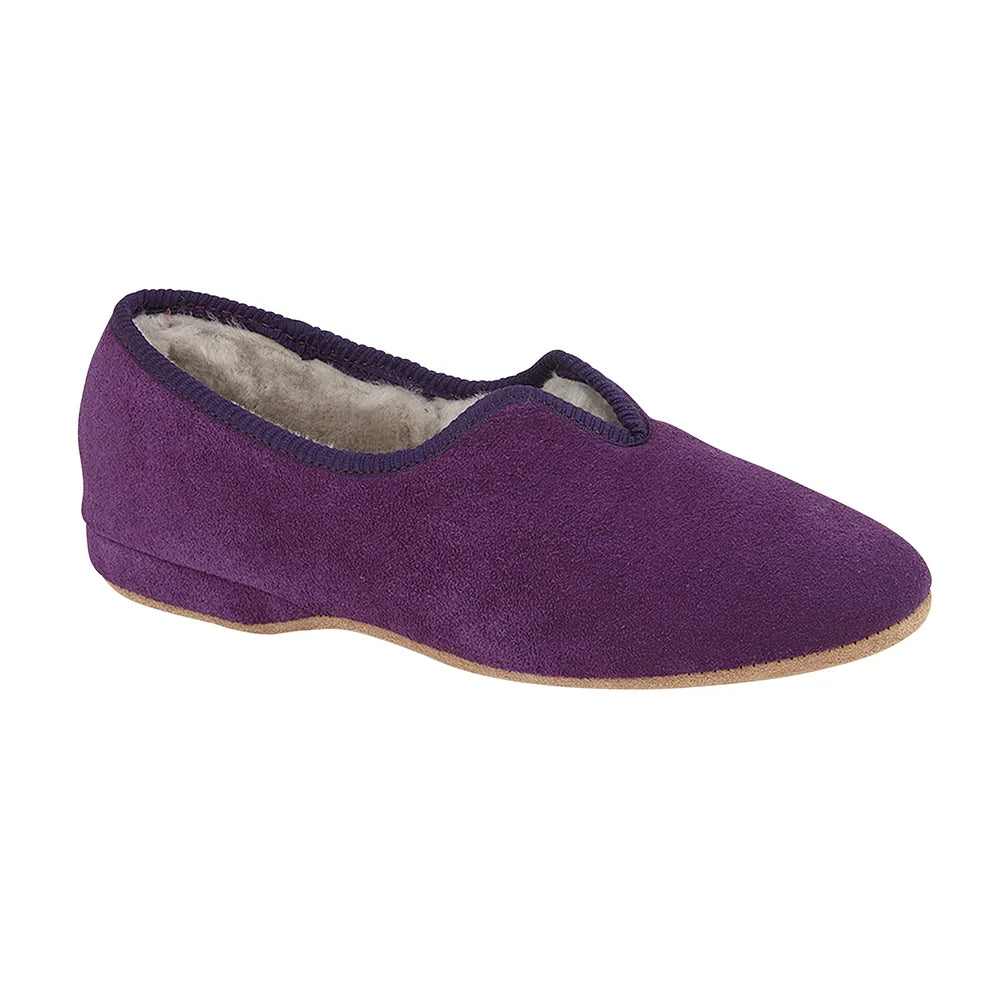Women's purple sheepskin slipper, slip-on with rounded toe and cushioned lining