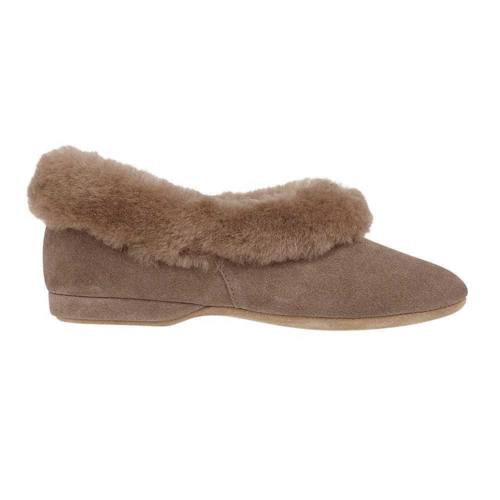Women's nut-taupe sheepskin slippers with low profile sole and cuff detail