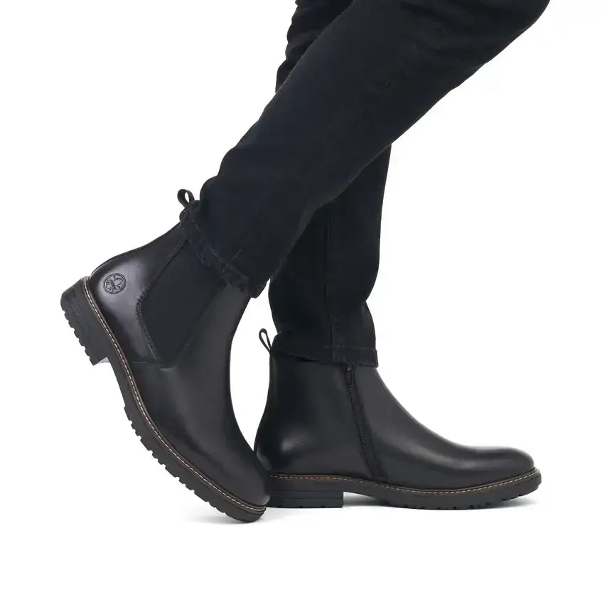 Men's black Chelsea boots with elastic gore panels and low block heel