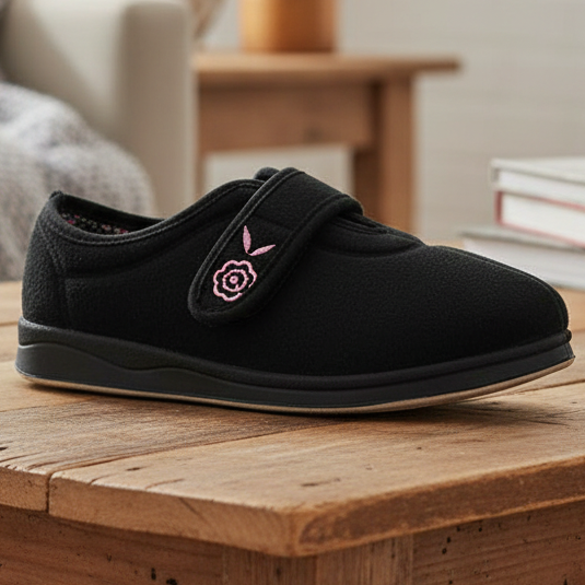 Panda Edythe – Women's Slippers – Black *COMING SOON DUE MID SEPTEMBER*