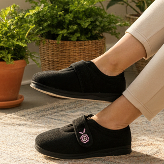 Panda Edythe – Women's Slippers – Black *COMING SOON DUE MID SEPTEMBER*