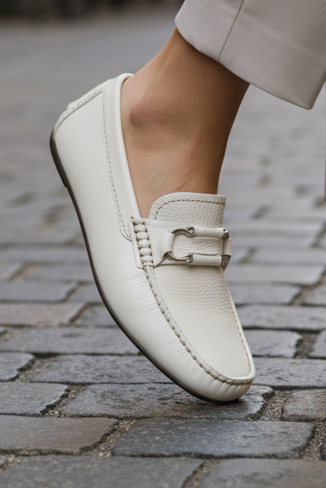 Maria Lya Carmen – Women's Moccasin – White