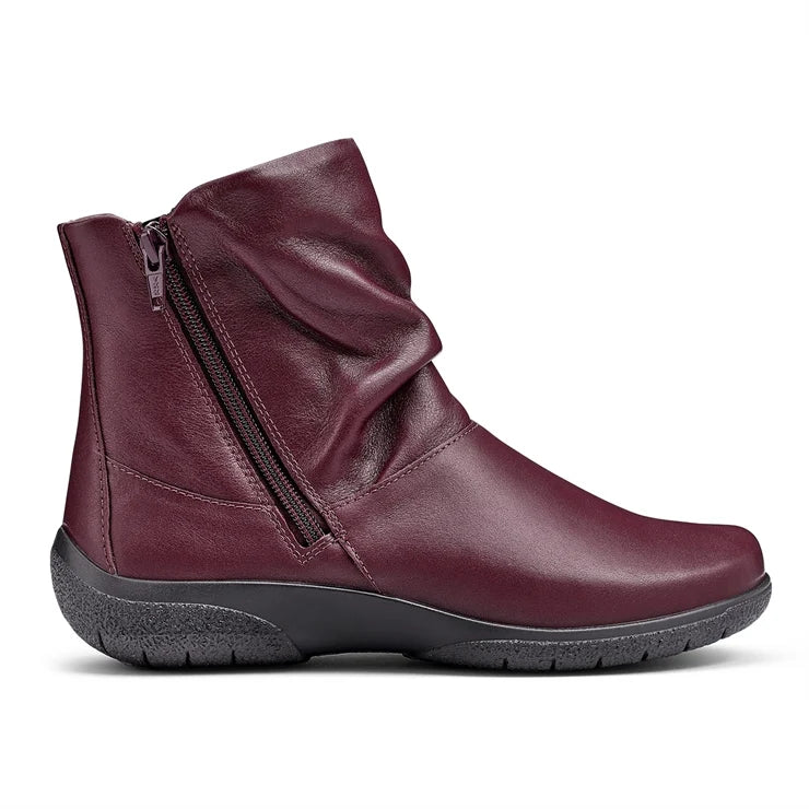 Women's wide-fit ankle boots in dark cherry leather, side zip and padded collar